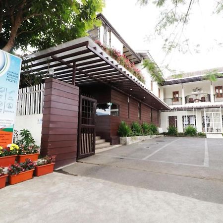 Jayagiri Pensión Lembang Exterior foto